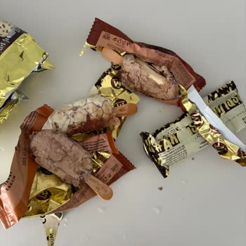 İyaş Şubesindeki Magnum Mini Dondurma Bozulmuş Ve Tüketilemez