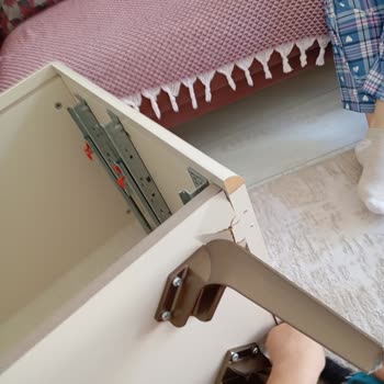 Nicole Yemek Takımı Konsol Alt Tablası Sürekli Kırılıyor Ve Müşteri Hizmetleri İlgisiz