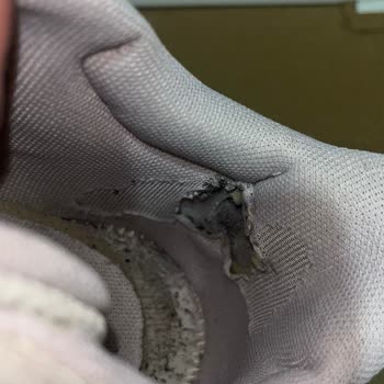 Ayıplı Adidas Ayakkabı İçin Fotoğrafla Kullanıcı Hatası İddiası Ve Değişim Reddi