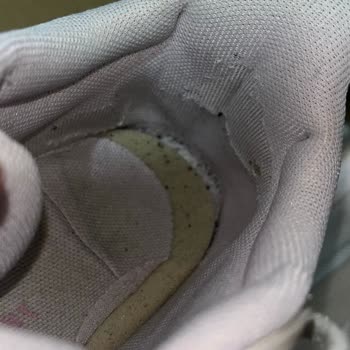 Ayıplı Adidas Ayakkabı İçin Fotoğrafla Kullanıcı Hatası İddiası Ve Değişim Reddi