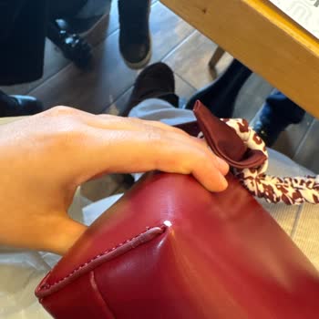 Gns Çanta Sisley Çantasının Deri Yıpranması ve Garanti Reddi