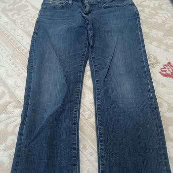 Mavi Mağazasında Kısa Sürede Solan Kot Pantolonlar İçin Değişim Talebi