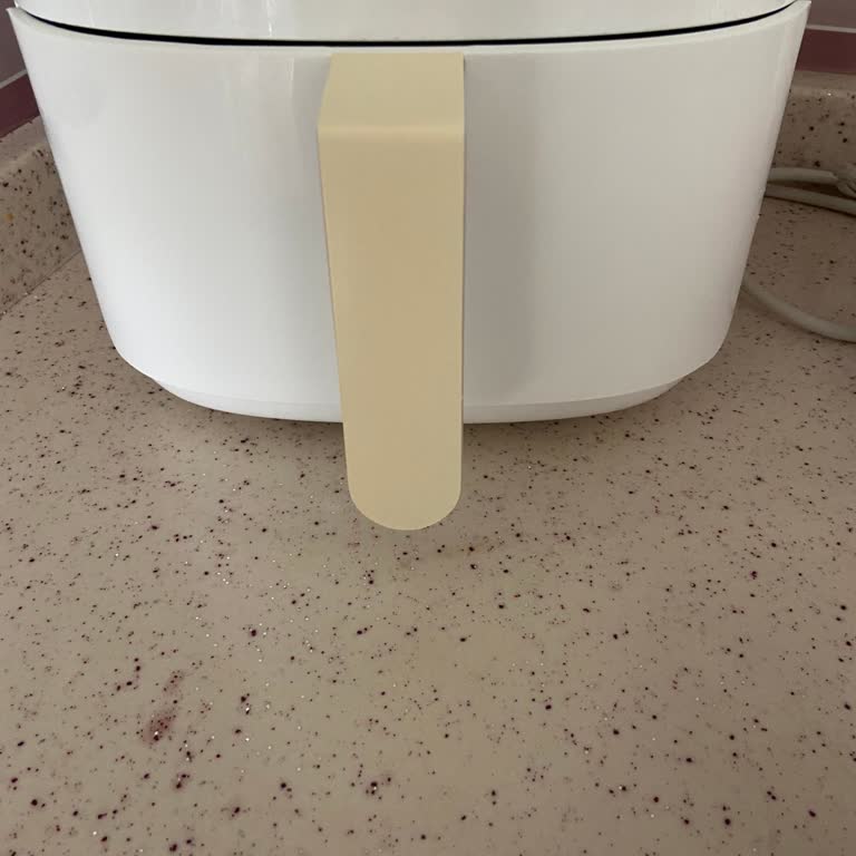 Xiaomi Airfryer Kapağındaki Sararan Tutma Parçası Ücretsiz Değiştirilmesi Talebi