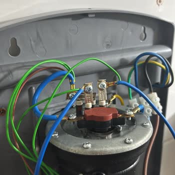 Minisan Elektrikli Şofbende Su Kaçağı Ve Güvenlik Riski