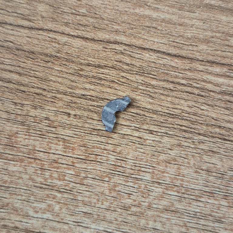 A101'de Kuru Meyveli Müsli İçinde Çıkan Diş Kıran Demir Parçası