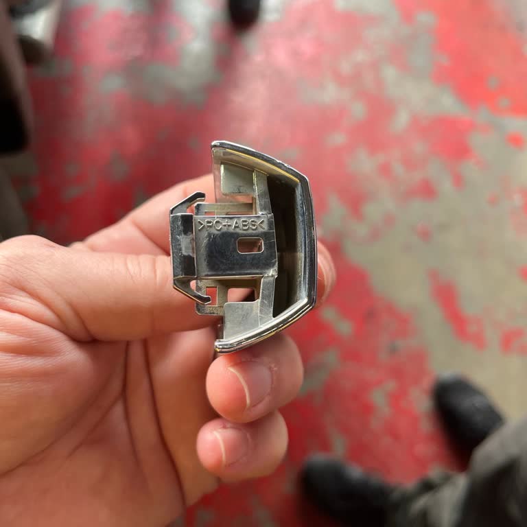 Fiat Fullback Sol Kapı Kilidi Stokta Yok, 13.000 TL Ve 45 Gün Teslim Süresi