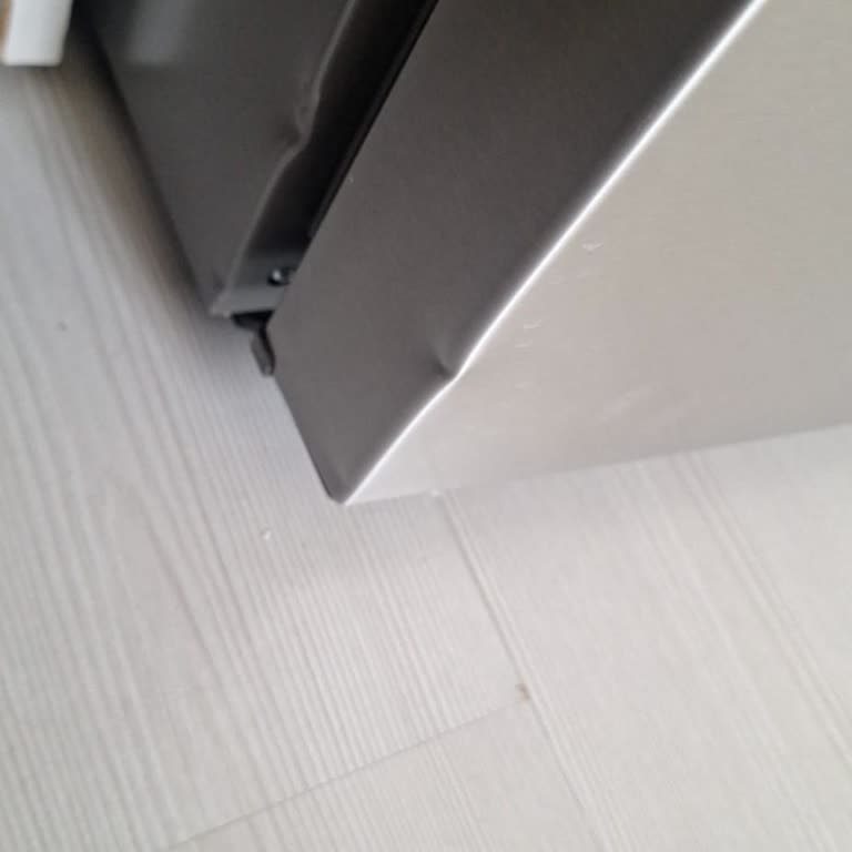 Satın Aldığım Yeni Buzdolabında Darbe Ve Ezik Ürün Değişimi Talebi