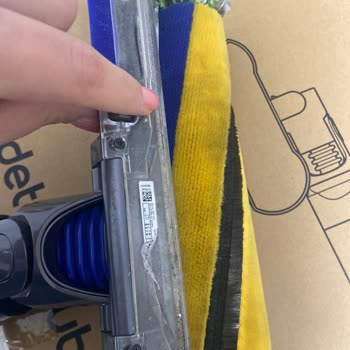 Dyson V15 Süpürgenin Başlık Ve Lastik Sorunları Kullanıcı Hatası Gibi Değerlendirildi