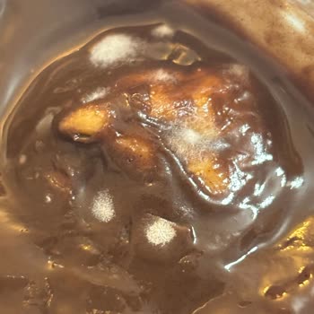 BİM Şubesinde Küflü Profiterol Satışı Hijyen Ve Sağlık Riski