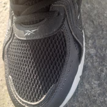 Pazarama Ve Koray Spor’un Kullanıcı Hatası İddiası Üzerine Reebok Ayakkabısının Hızlı Deformasyonu