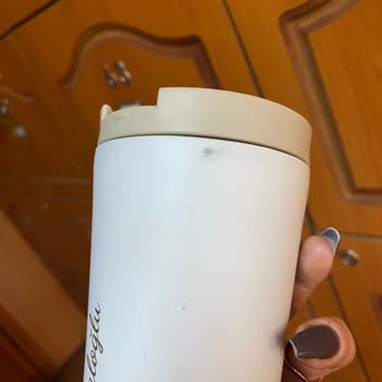 Kırık Ve Çamurlu Termos Teslimatı İçin Hızlı Değişim Talebi