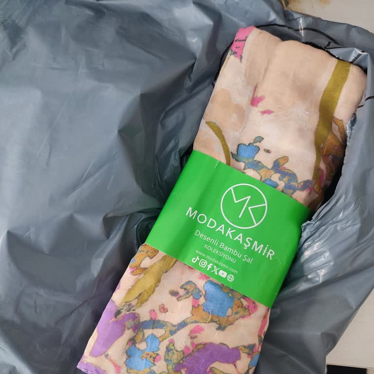 Moda Kaşmir’in Web Sitesi Üzerinden Verilen Siparişte Yanlış Renk Şal Gönderildi Ve İade Talebi