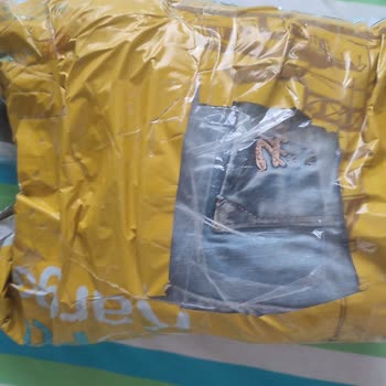 Kot Pantolon Siparişine Uygun Olmayan İkinci El Çocuk Pantolonları Gönderildi Ve İade Talebi