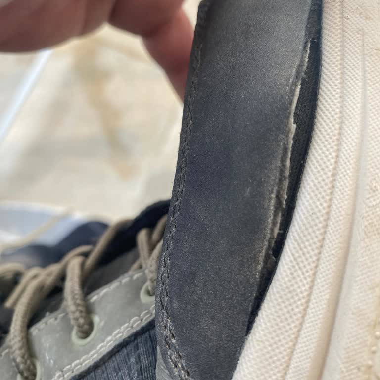 Skechers Outdoor Botta Üretim Hatası Ve İade Reddi