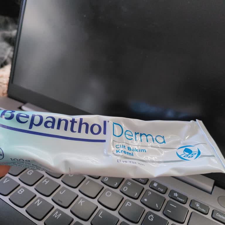 Bepanthol Derma Kremi Kullanımından Sonra Yüzde Yağ Bezeleri