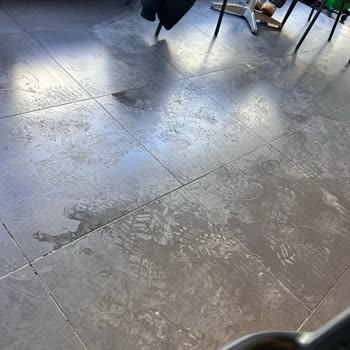 İzmir Buca Adatepe Burger King Şubesinde Hijyen Ve Düzen Sorunları