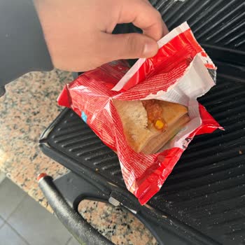 Eksik İçerikli Pizza Tostu Güvenimi Sarsıyor