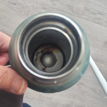 Stanley Termosun İç Zeminindeki Pas Lekesi İçin Garanti Reddi