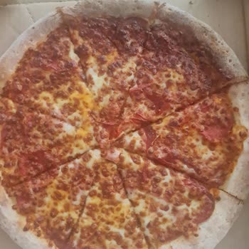 Papa John’s Çekmeköy Şubesinde Tekrarlayan Ürün Hazırlama Hataları Ve Yanık Pizza Şikayeti