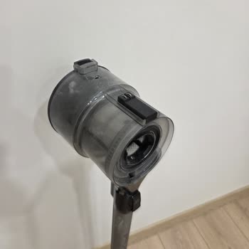 Garanti Süresindeki Kırık Süpürge Parçası İçin Ücret Talebi Ve Kalitesiz Servis