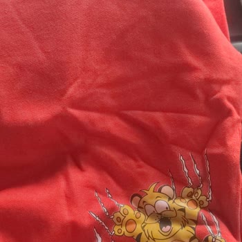 23 Nisan Öncesi Garfield Sweatshirt'lerde Yanlış Renk Ve Stok Sorunu