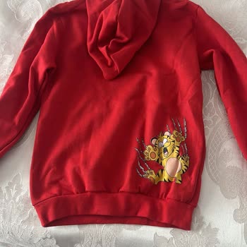 23 Nisan Öncesi Garfield Sweatshirt'lerde Yanlış Renk Ve Stok Sorunu