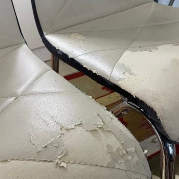 Garanti Verilen Deri Kılıflar Pul Pul Dökülüyor