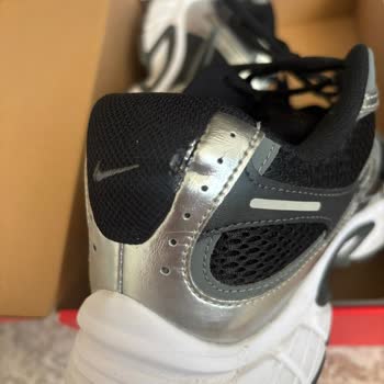 Boyner Mağazasından Nike Ayakkabısında Dikiş Açılması Kalitesiz Malzeme Ve Çözüm Eksikliği