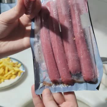 BİM'den Gelen Aytaç Dana Sosisinde Küflenmiş Ürün