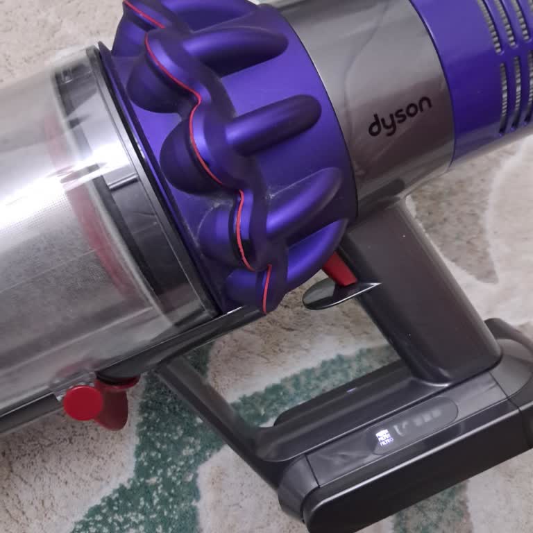 Dyson V10 Süpürgenin Filtre Işığı Yanıyor Ve Ana Gövde Değişimi Gerekiyor