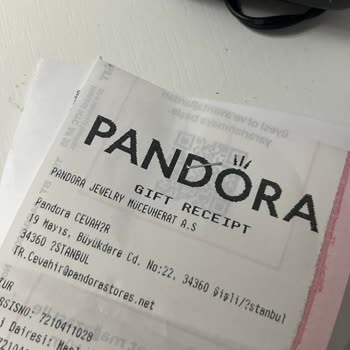 Pandora Bileklikte 2 Ayda Kararma Ve Kaba Mağaza Personeli