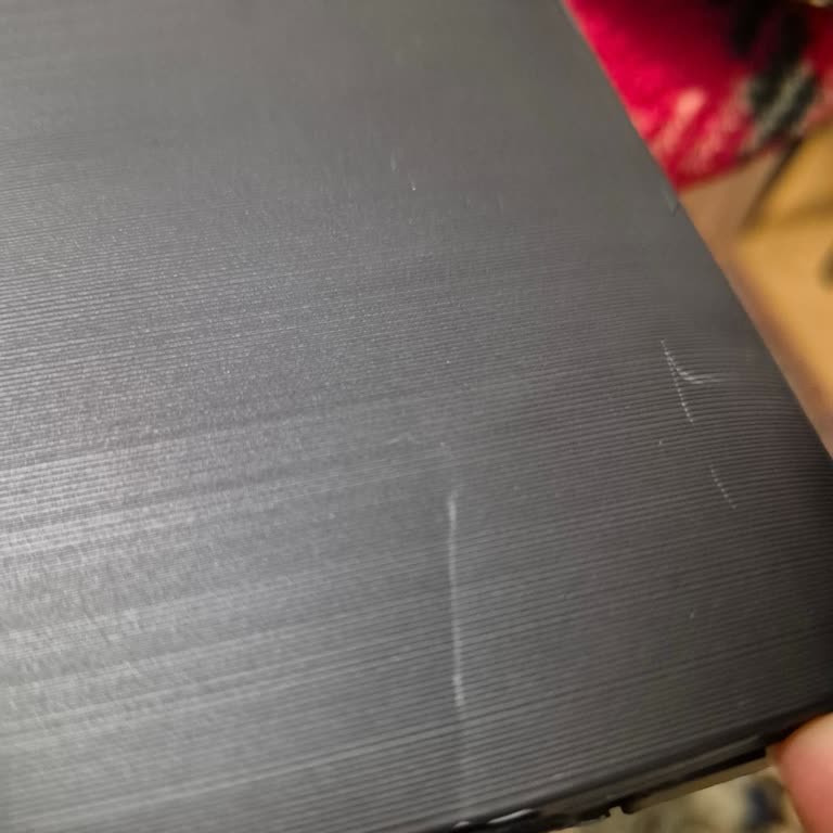 Yetkili Servisin TV Köşesini Çatlaması Ve Ücret İadesi Talebi