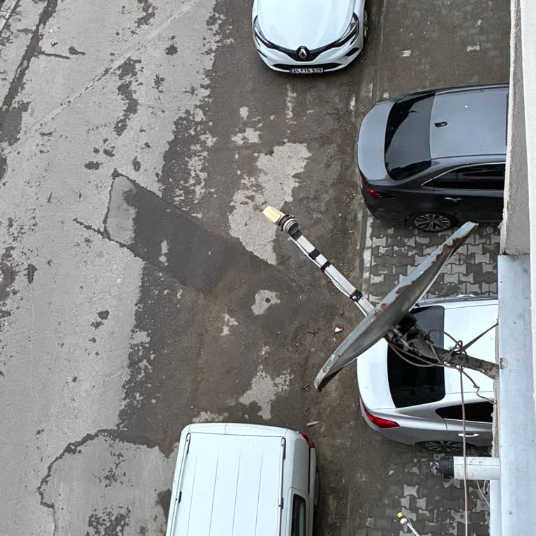 Kaldırımın İşgali Ve Araç Parkı Sorunu