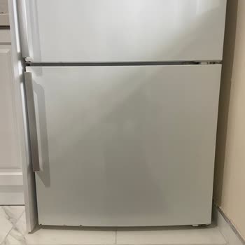 Bosch Buzdolabında Pas Lekeleri Ve Garanti Sonrası Ücretli Kapak Değişimi