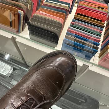 Bir Kez Giyilen Ayakkabının Boyası Çabuk Açıldı Ücret İadesi Ve Değişim Talebi