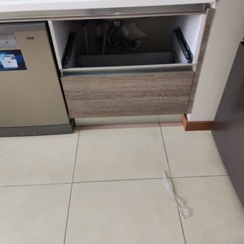 Beko Servis Ekibi Kurulumda Ekipman Eksikliği Ve Özensiz Davranışı