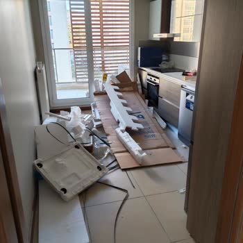 Beko Servis Ekibi Kurulumda Ekipman Eksikliği Ve Özensiz Davranışı