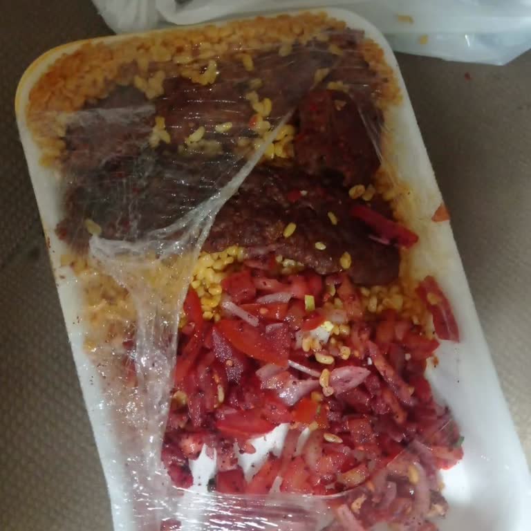 Çürük Kebap Ve İlgisiz Restoran Yanıtı