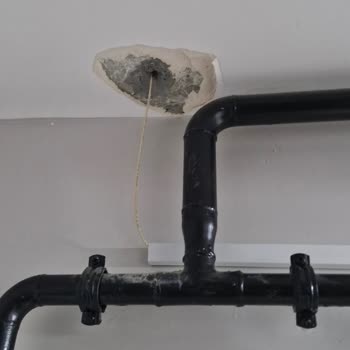 Superonline Ekiplerinin Yanlış Delik Açması Ve Temizlik İhmali