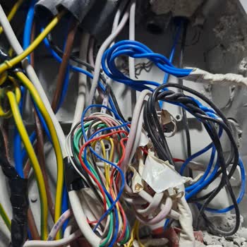 Superonline Ekiplerinin Yanlış Delik Açması Ve Temizlik İhmali