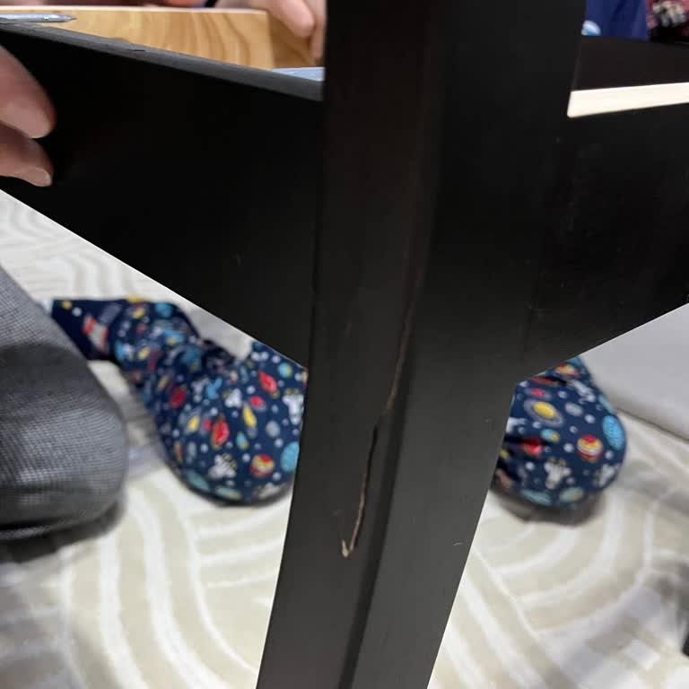 İKEA Sandalyesinde Kurulum Sırasında Çatlama Ve İade Talebi