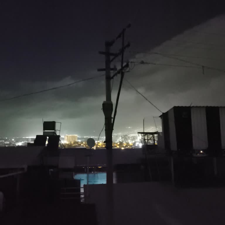 Toroslar'da Sokak Lambası Yanmıyor Ve Yetkili Müdahale Etmedi