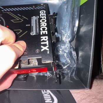 Hasarlı Ve Eksik Parçalı Yeni Ekran Kartı Şikayeti