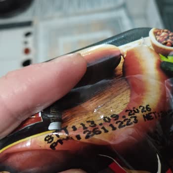 Son Kullanma Tarihi Geçmemiş Olmasına Rağmen Sucukta Yoğun Kötü Koku