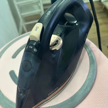 Philips Buharlı Ütüm Sürekli Arızalı Ve Su Fışkırtma Çalışmıyor