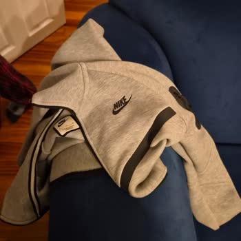 Nike Tech Fleece Kapüşonlu Üst Erken Yıpranması Ve Ücret İadesi Talebi