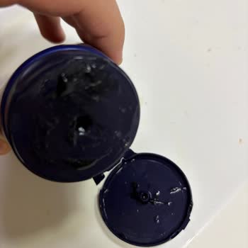 Parçalanmış Ve Dökülmüş Nivea Ürünleri İçin İade Reddi Ve Ücret İadesi Talebi