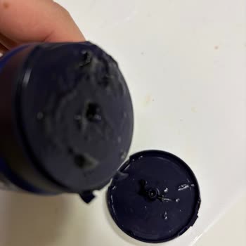 Parçalanmış Ve Dökülmüş Nivea Ürünleri İçin İade Reddi Ve Ücret İadesi Talebi