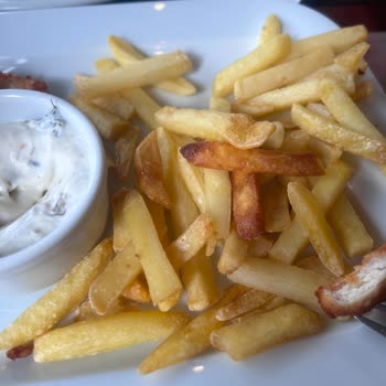 Zeynel Kentpark Şubesinde Eksik Ve Kalitesiz Yemek, Kaba Müdür