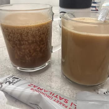 Nescafe 2’si 1 Arada Sticklerde Çözünmeme Ve Süt Gibi Bozulmuş Görünüm